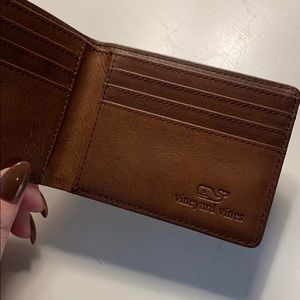 Vineyard Vines sailboat leather/pattern wallet